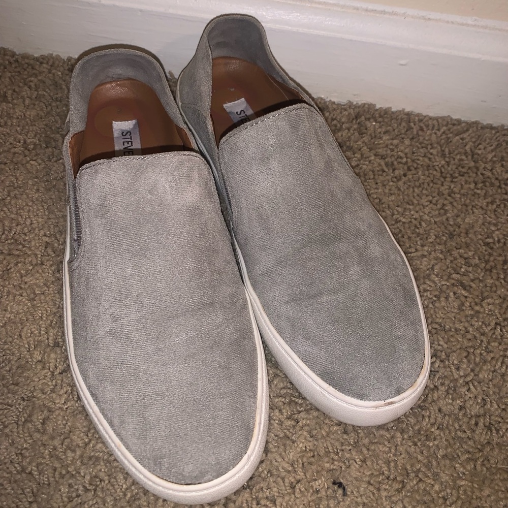 Steve Madden slip ons